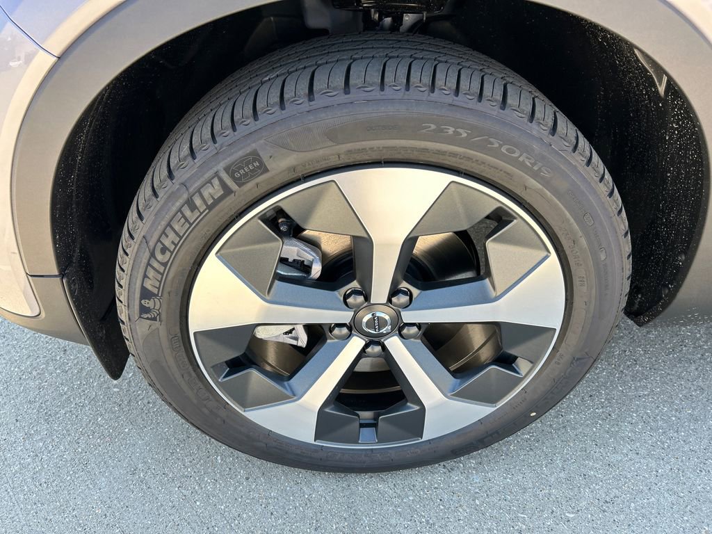 New 2026 Volvo XC40 B5 Core w/ Climate Package AWD/4WD image 8
