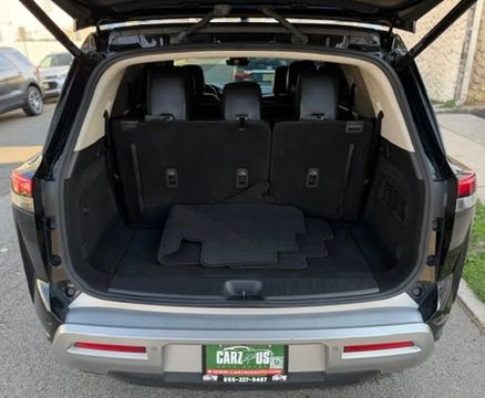 Used 2024 Nissan Pathfinder SL AWD/4WD image 14