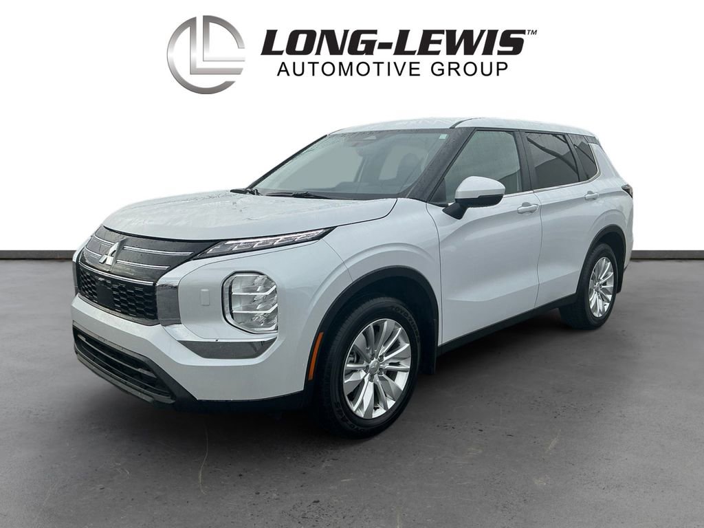 Used 2025 Mitsubishi Outlander ES image 1
