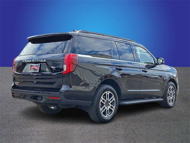 Used 2025 Ford Expedition Active image 4
