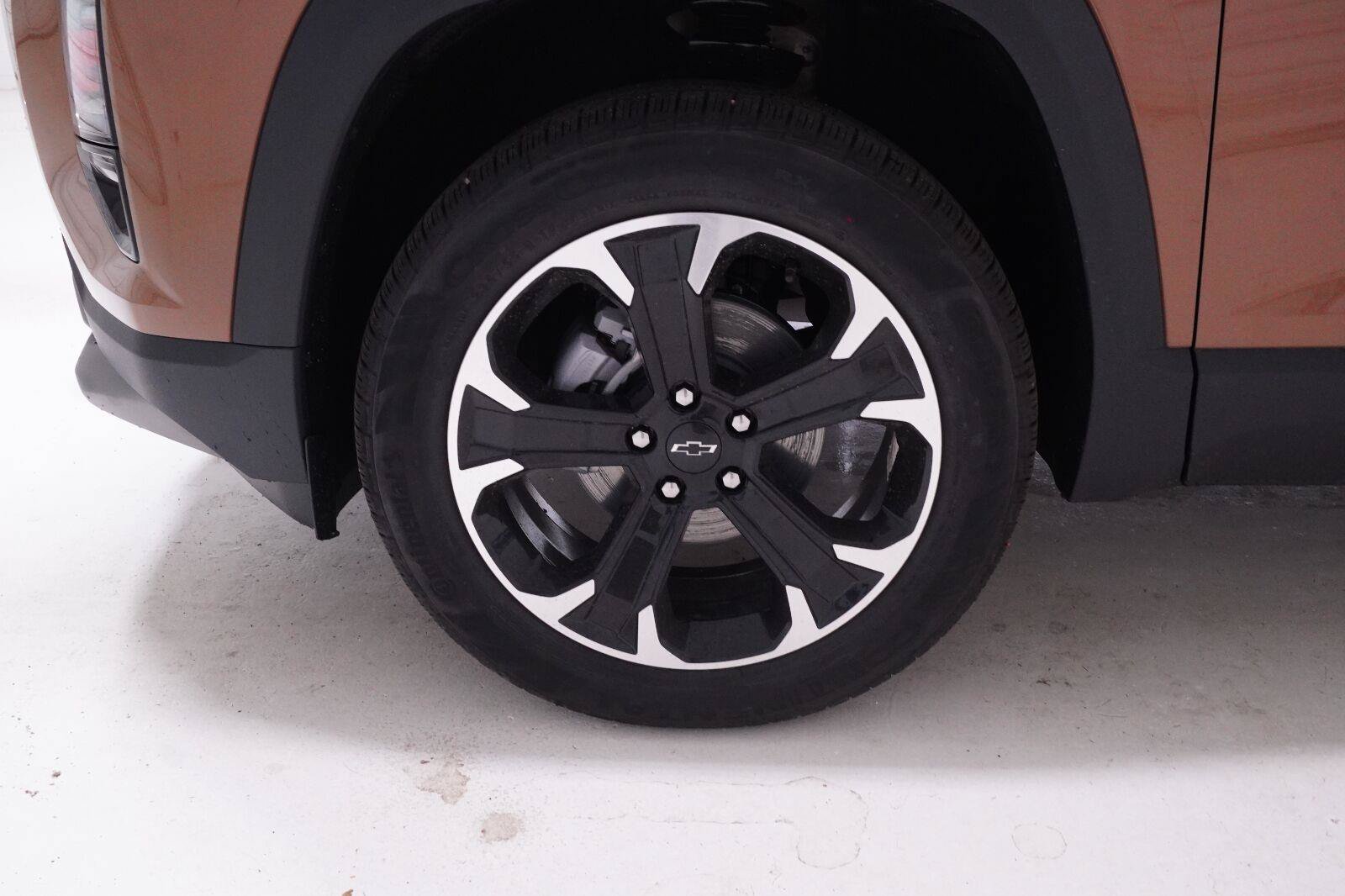 New 2027 Chevrolet Equinox LT w/ Safety and Technology Package FWD image 40