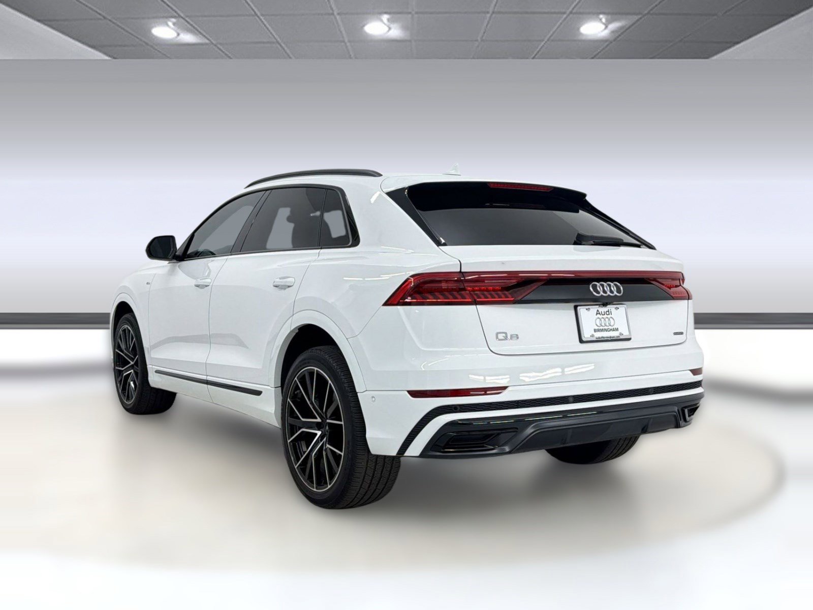 Used 2023 Audi Q8 Premium Plus image 3