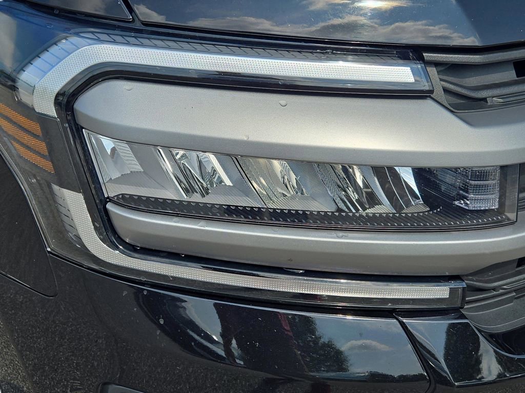 Used 2024 Ford Expedition XLT image 5