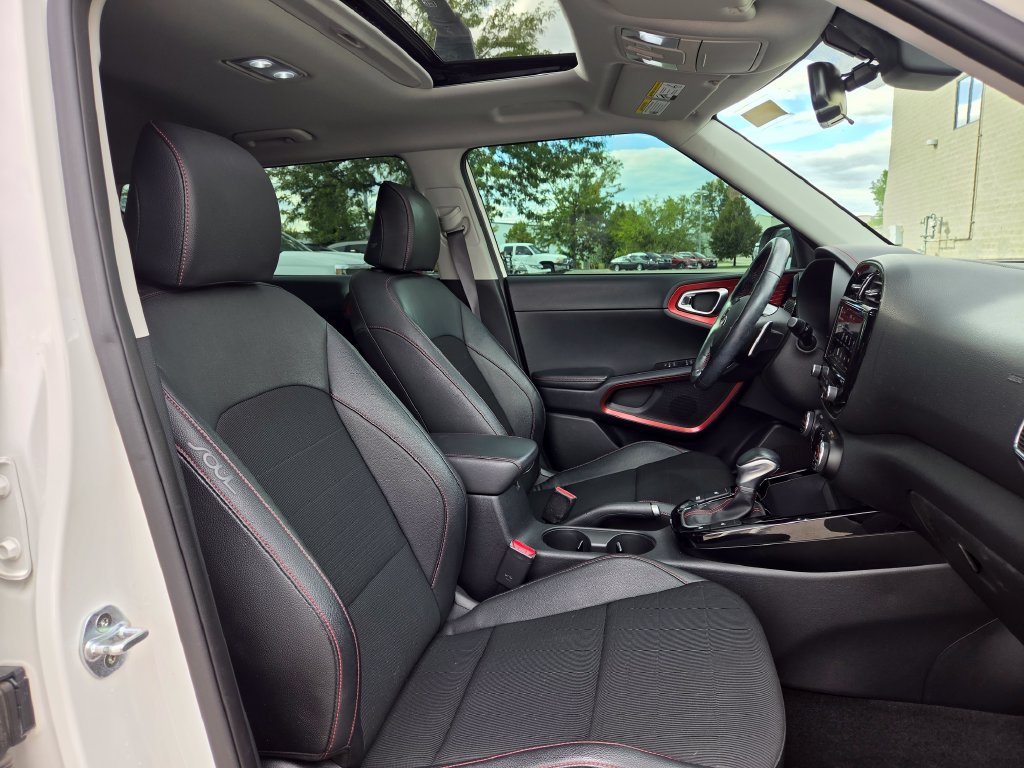 Used 2021 Kia Soul Turbo FWD image 18