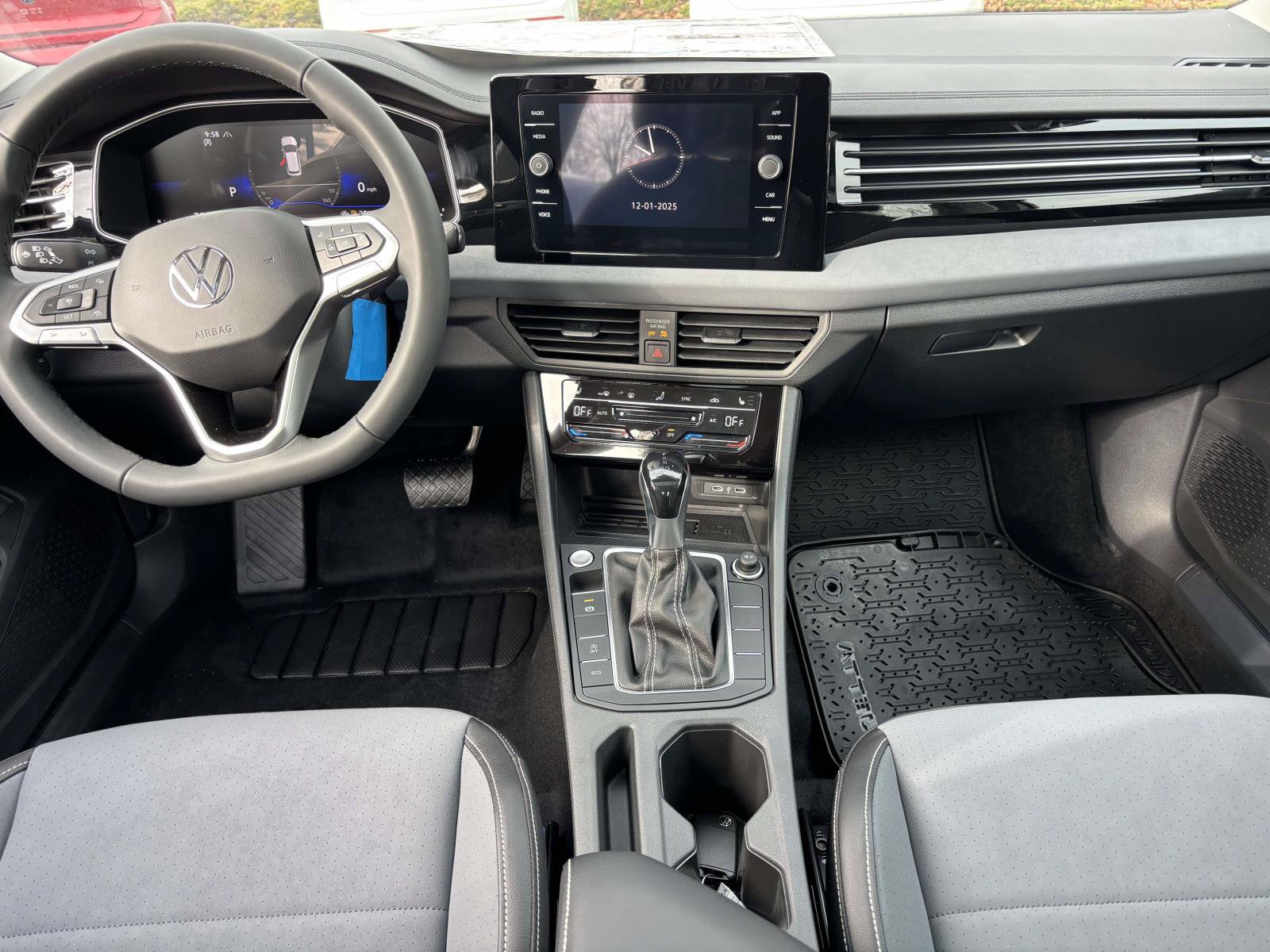 New 2026 Volkswagen Jetta SE FWD image 29