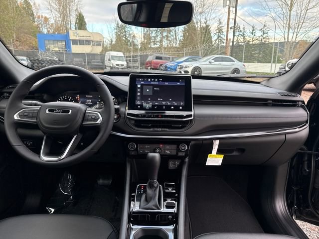 New 2026 Jeep Compass Latitude image 11