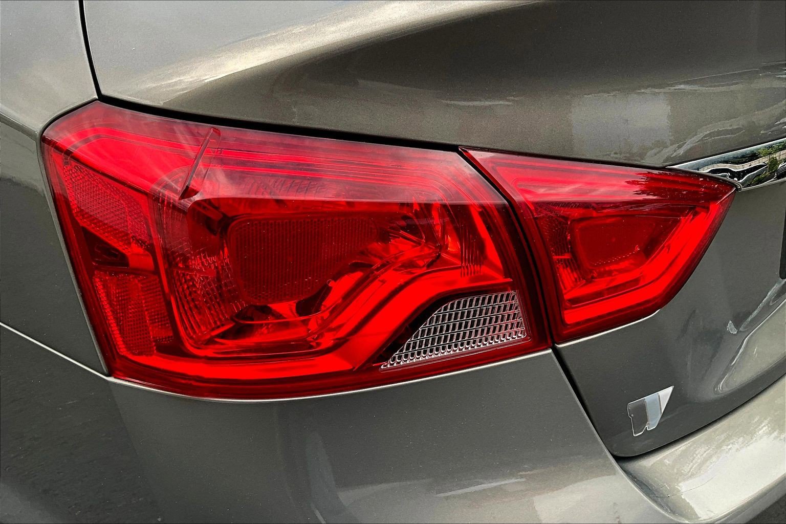 Used 2019 Chevrolet Impala LT image 22