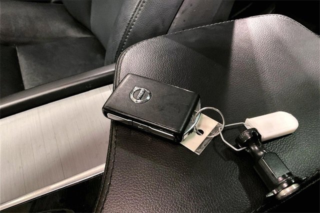 Certified 2023 Volvo XC90 B5 Core w/ Protection Package Premier image 12