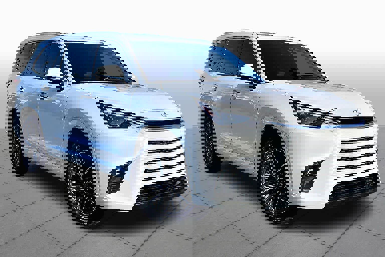 Used 2025 Lexus TX 350 AWD image 2