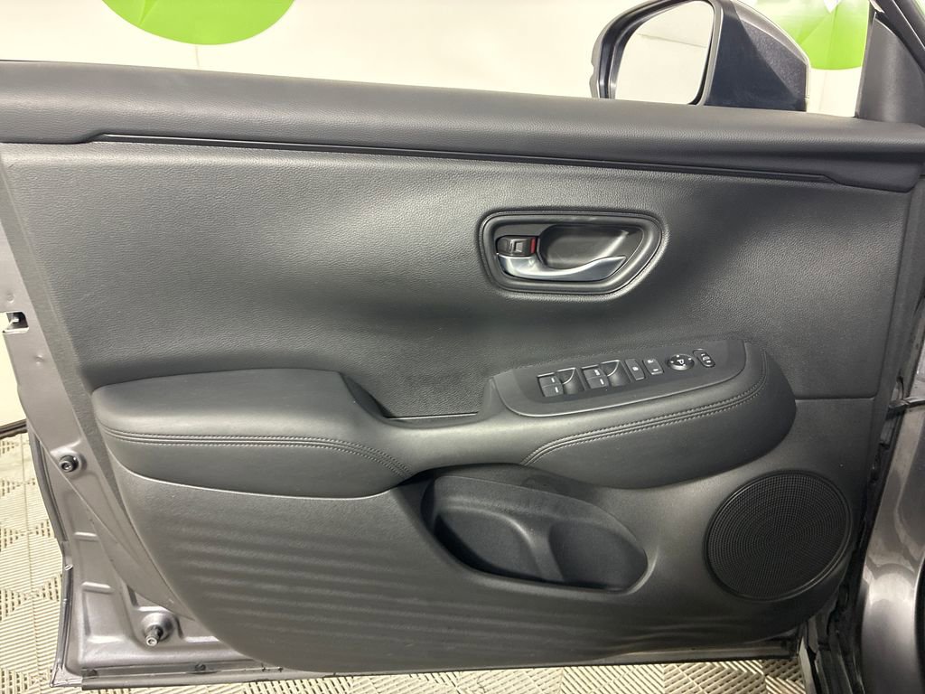 Used 2023 Honda HR-V LX image 13