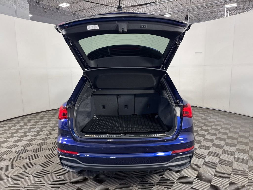 Used 2024 Audi Q3 2.0T Premium Plus w/ Premium Plus Package image 10