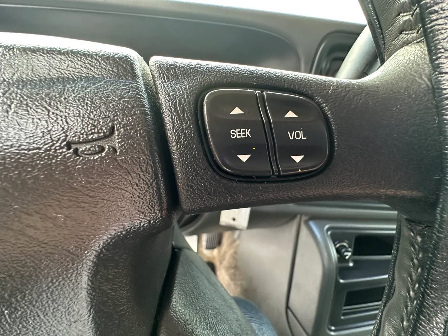 Used 2003 Chevrolet Avalanche 4x4 w/ Suspension Package, Off-Road image 11