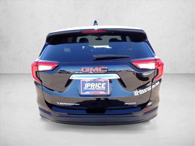 Used 2022 GMC Terrain SLE w/ LPO, Cargo Package image 3