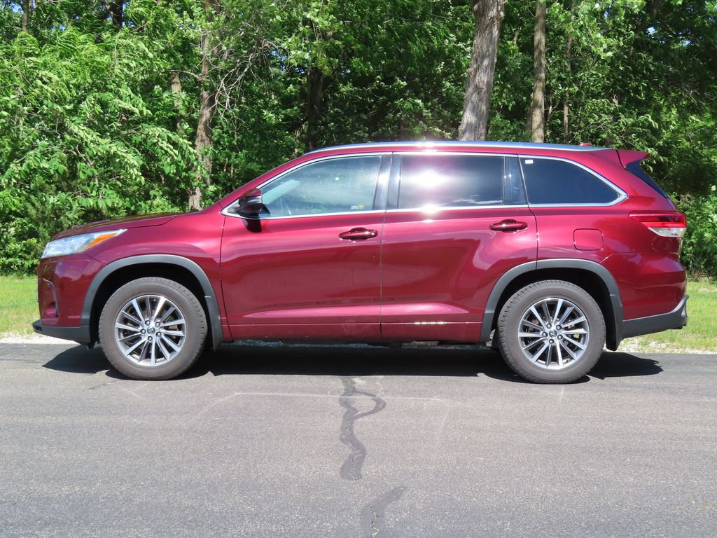 Used 2018 Toyota Highlander XLE AWD/4WD image 8