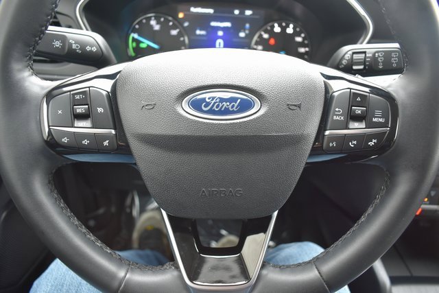 Used 2022 Ford Escape SE w/ Cold Weather Package image 18