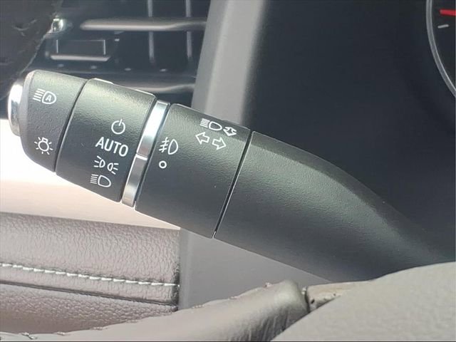 Used 2022 GMC Acadia SLT AWD/4WD image 16