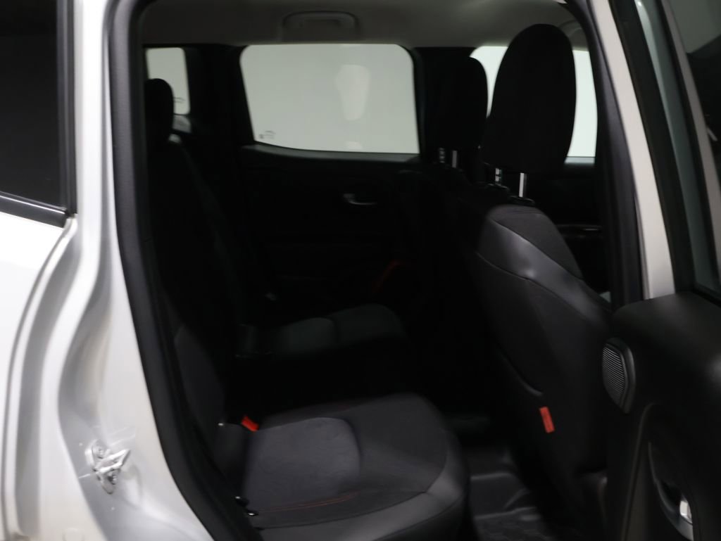 Used 2015 Jeep Renegade Trailhawk image 20