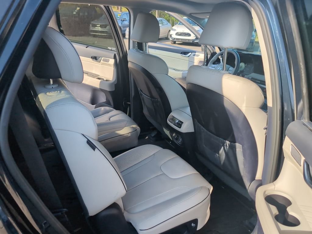 Used 2024 Hyundai Palisade Calligraphy image 15