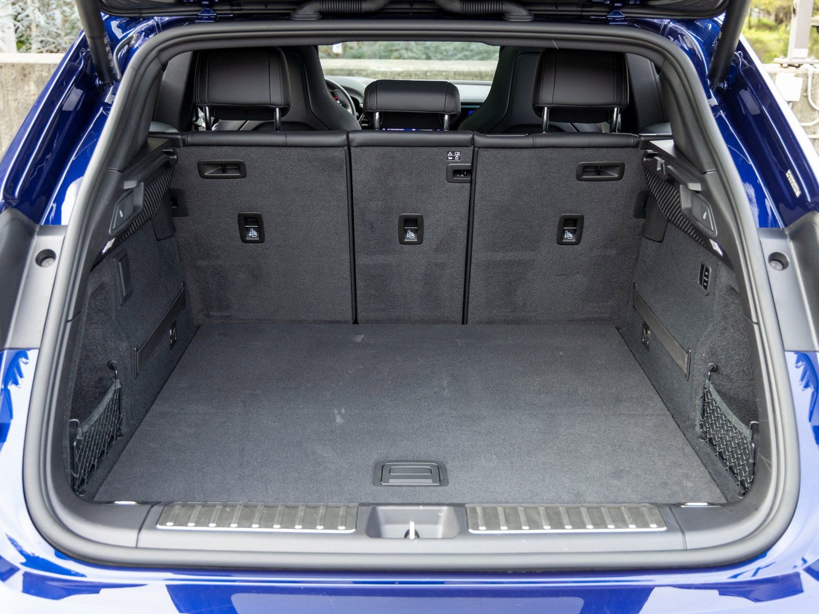 Used 2024 Porsche Macan 4 Electric image 44