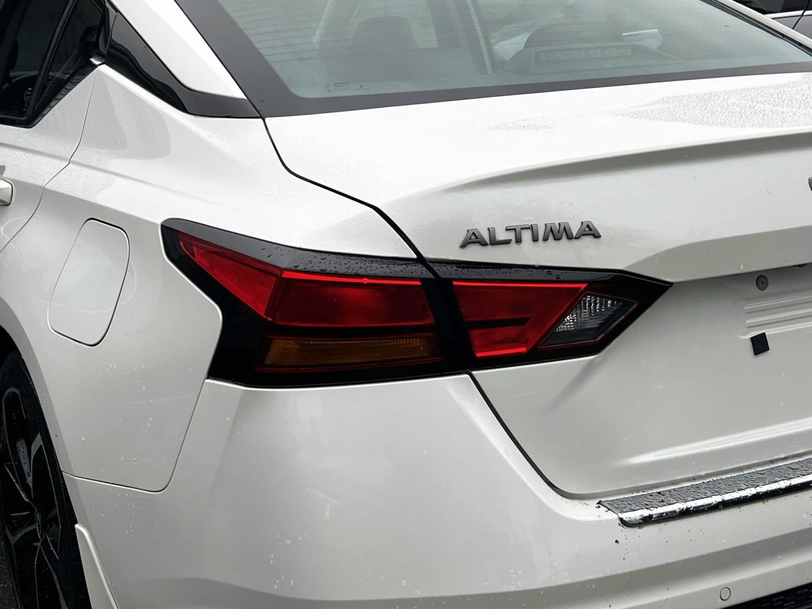 Used 2023 Nissan Altima 2.5 SR FWD image 10