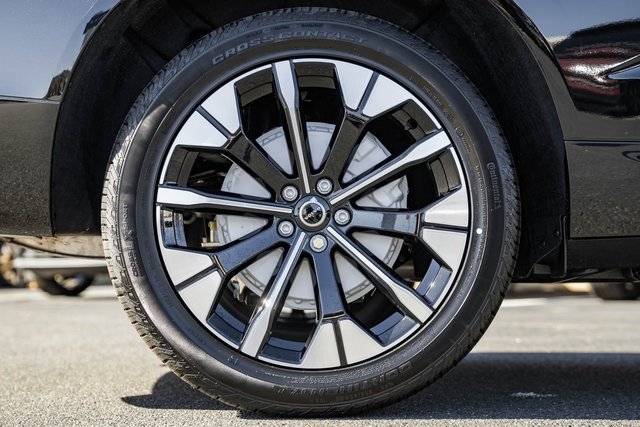 New 2026 Volvo XC60 B5 Plus w/ Protection Package Premier image 17