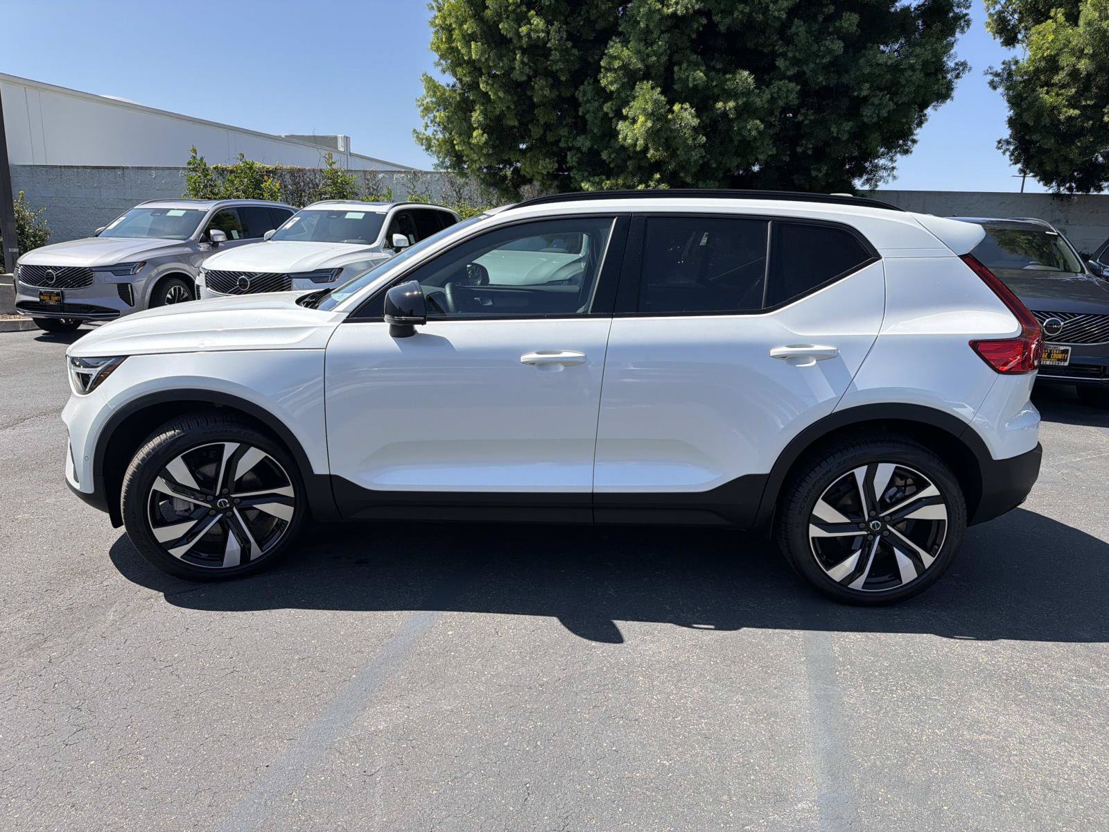 New 2026 Volvo XC40 B5 Ultra w/ Climate Package AWD/4WD image 8