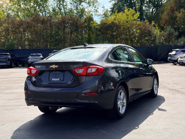 Used 2017 Chevrolet Cruze LT w/ LT Convenience Package FWD image 4