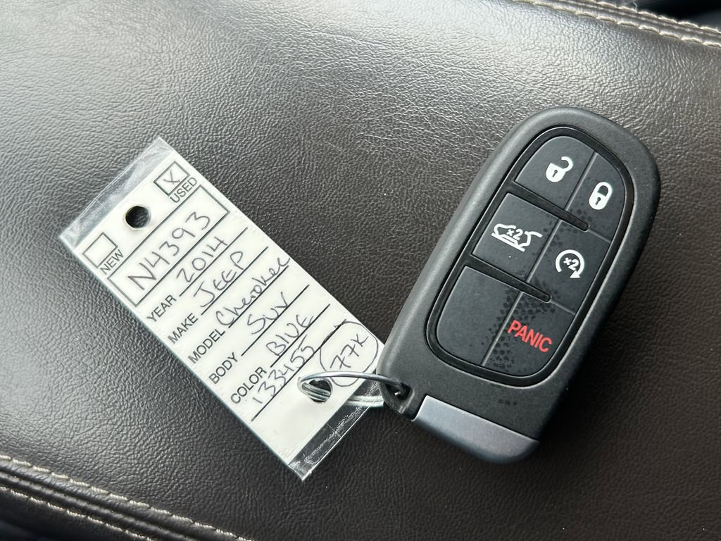 Used 2014 Jeep Cherokee Limited w/ Technology Group FWD image 40