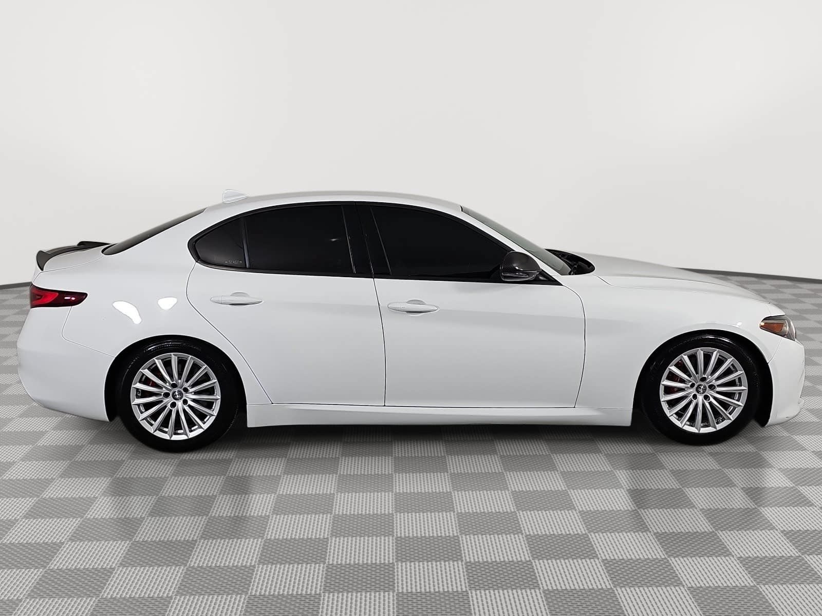 Used 2022 Alfa Romeo Giulia Sprint RWD image 9