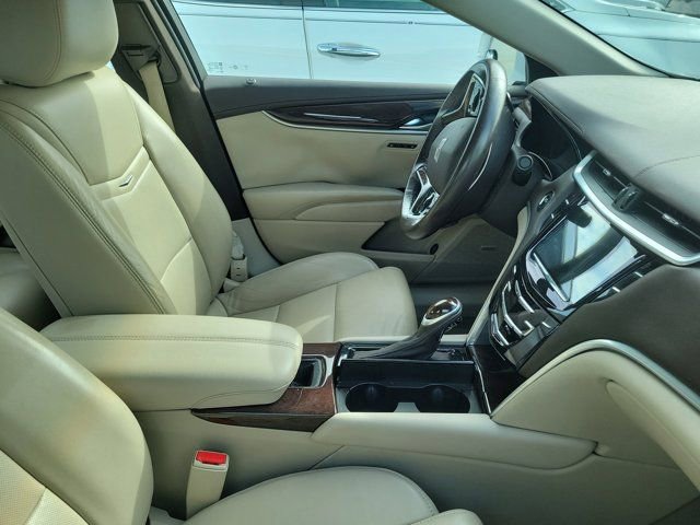 Used 2016 Cadillac XTS Luxury FWD image 2