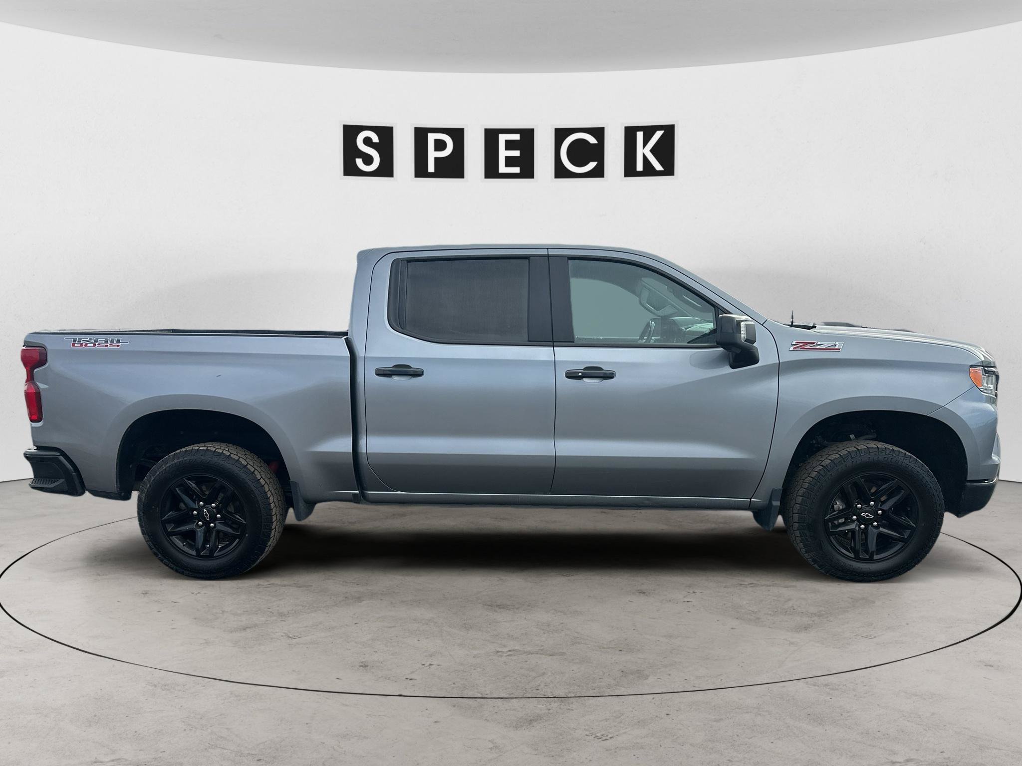 Used 2024 Chevrolet Silverado 1500 LT Trail Boss w/ Convenience Package II AWD/4WD image 5
