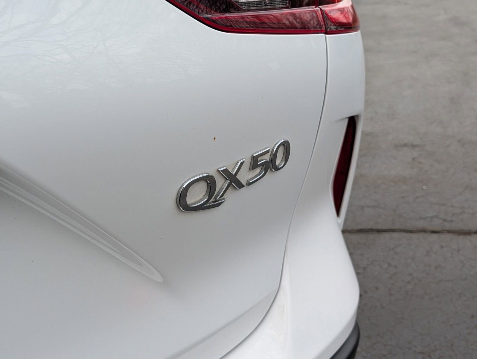 Used 2019 INFINITI QX50 Luxe w/ Navigation Package image 16