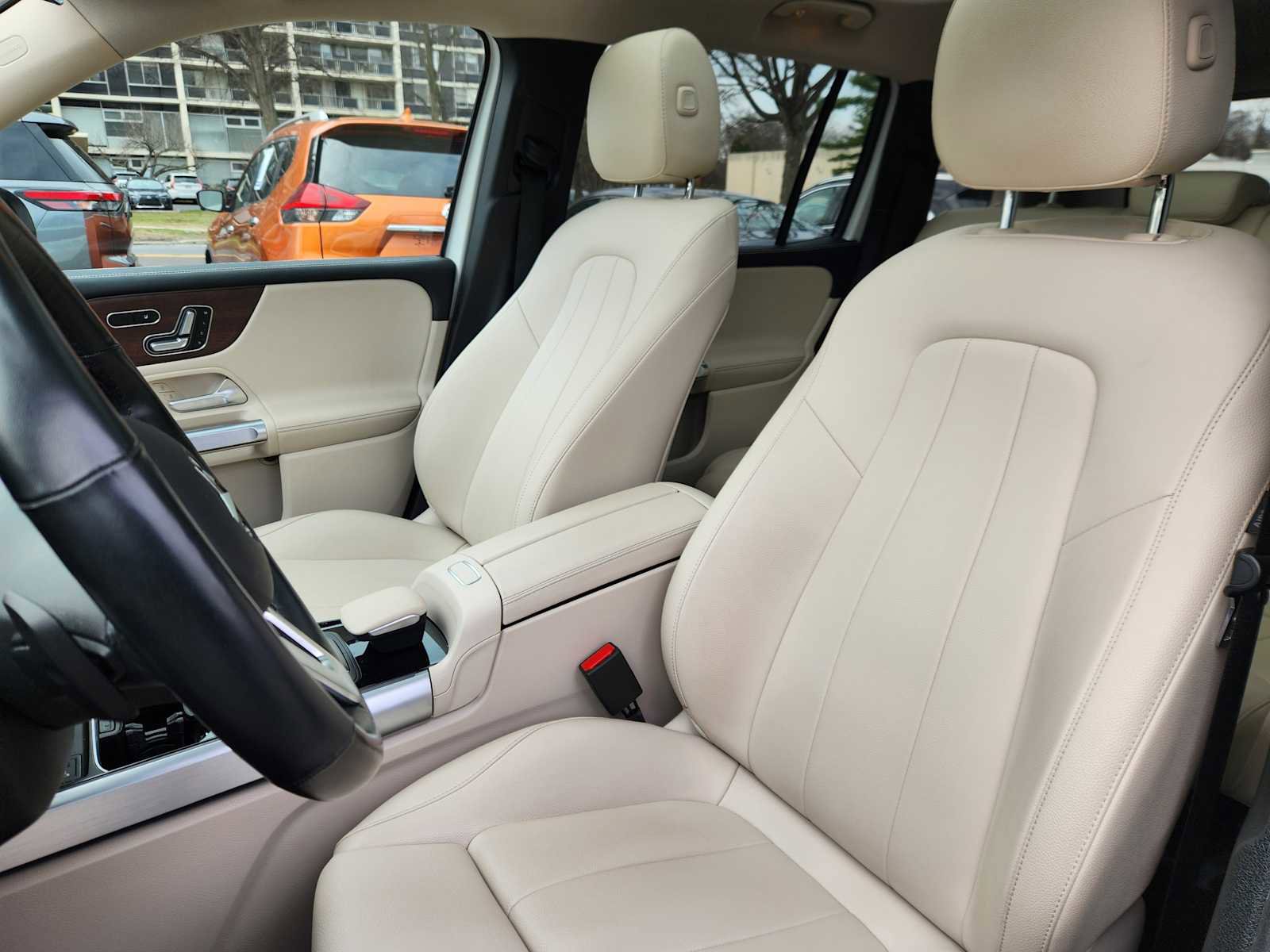 Used 2022 Mercedes-Benz GLB 250 4MATIC image 7