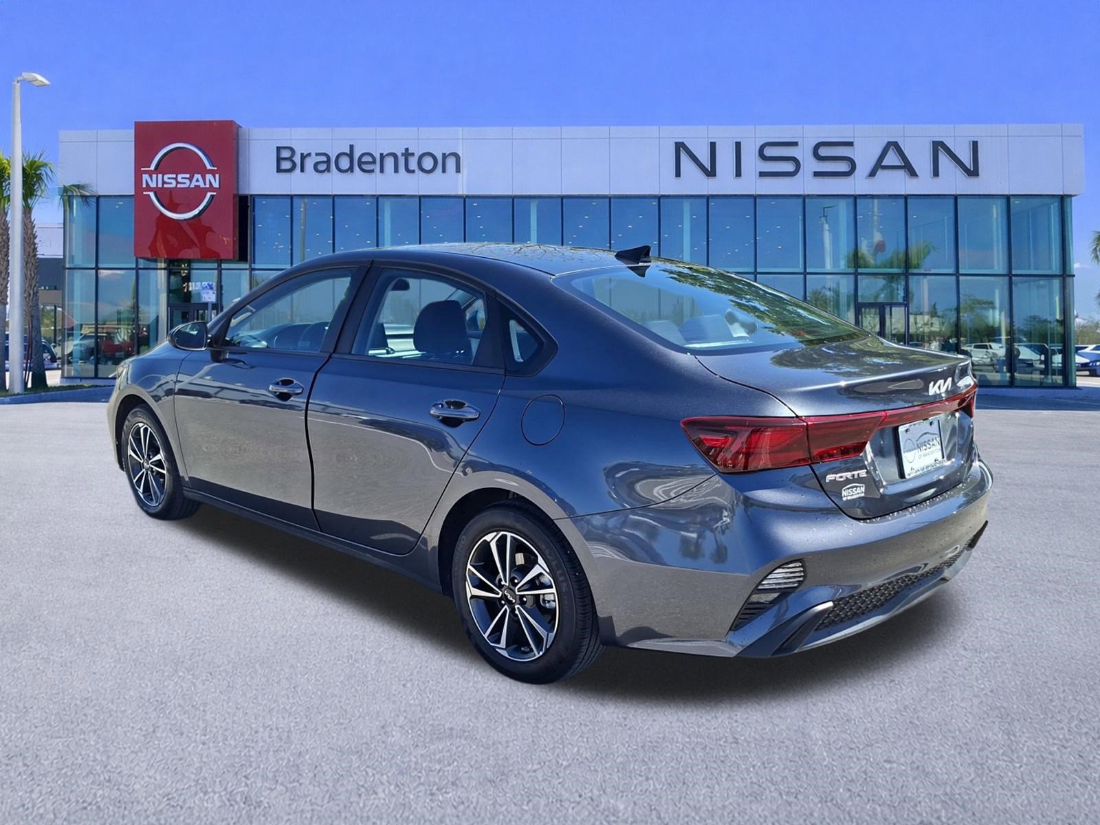 Used 2024 Kia Forte LXS image 7