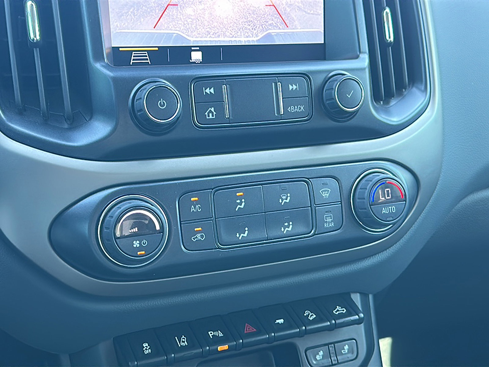 Used 2022 Chevrolet Colorado Z71 w/ Safety Package image 33