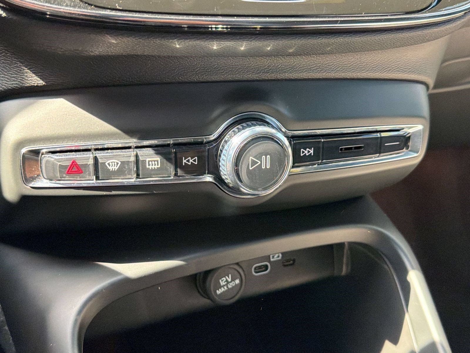 Certified 2023 Volvo C40 P8 Recharge Ultimate AWD/4WD image 15
