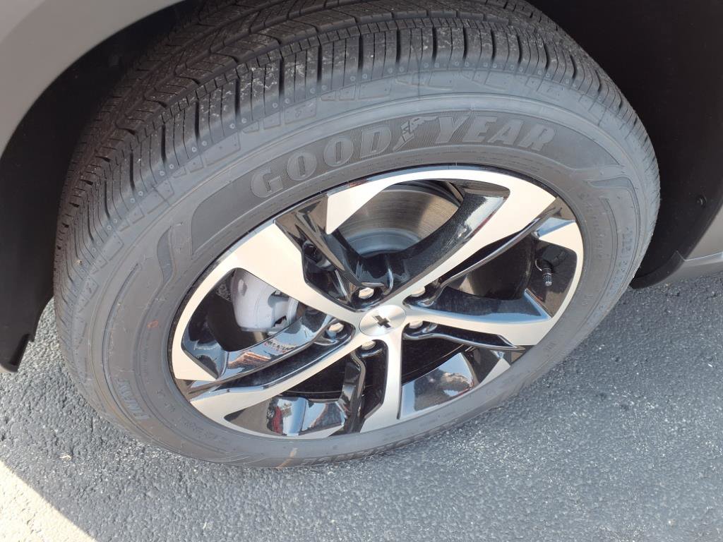 New 2025 Chevrolet Trax RS w/ Driver Confidence Package image 9