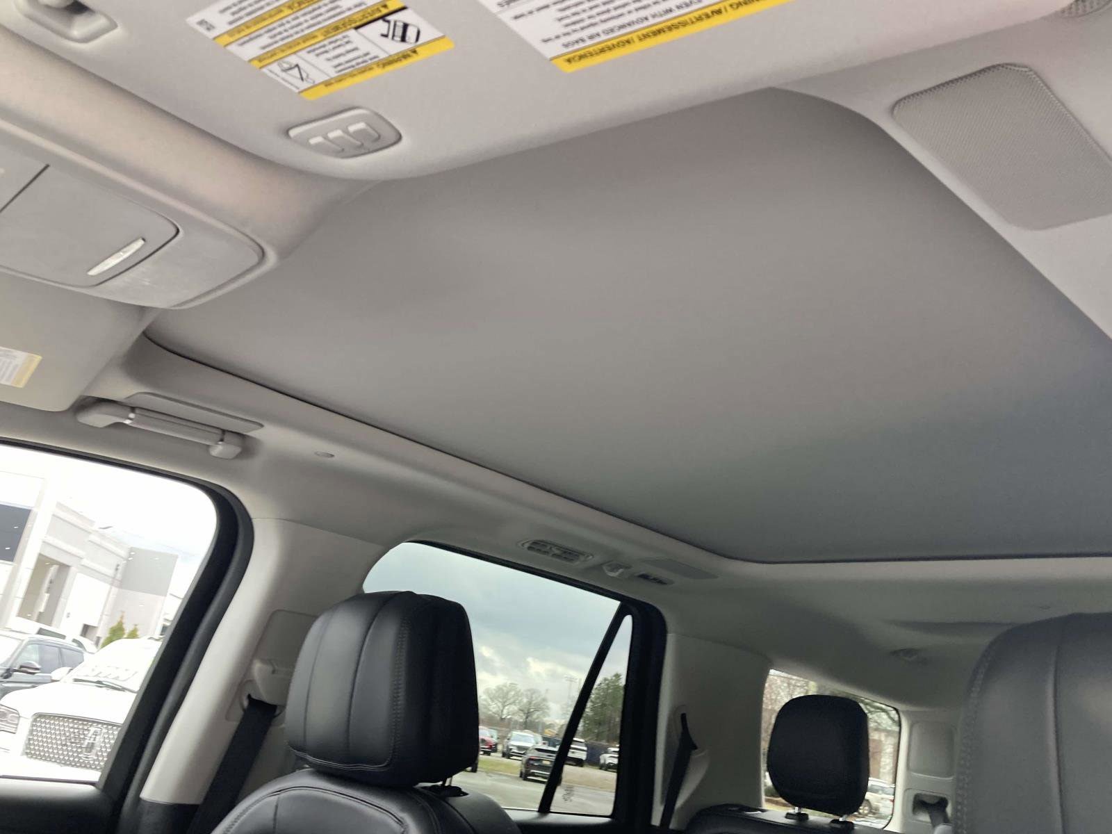 Used 2025 Lincoln Navigator Reserve image 25