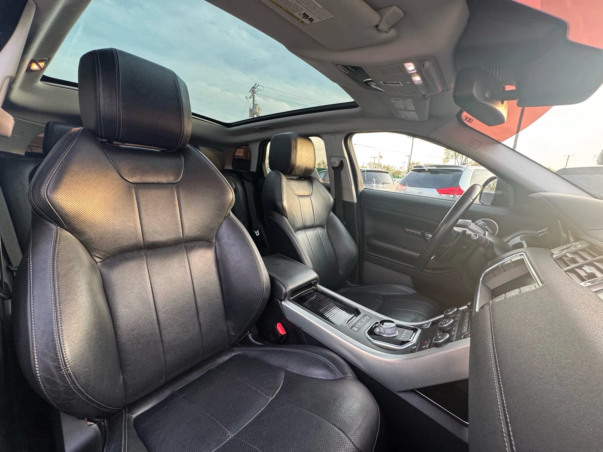 Used 2016 Land Rover Range Rover Evoque SE AWD/4WD image 20