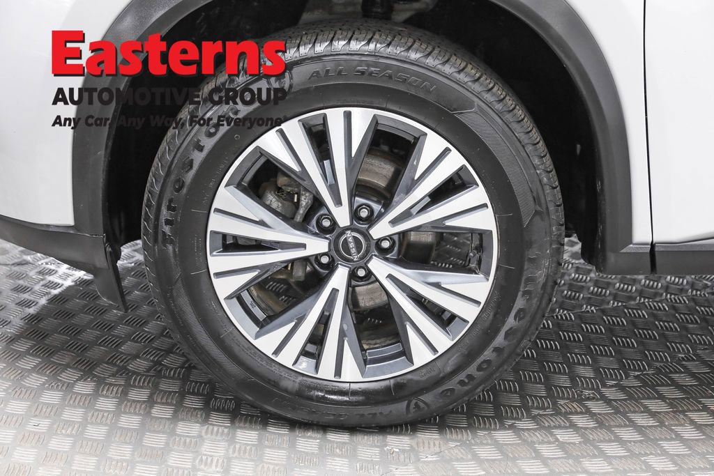Used 2022 Nissan Rogue SV image 32