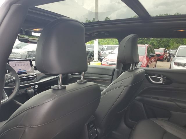 New 2026 Jeep Compass Trailhawk w/ Sun, Sound & Navigation Group AWD/4WD image 11