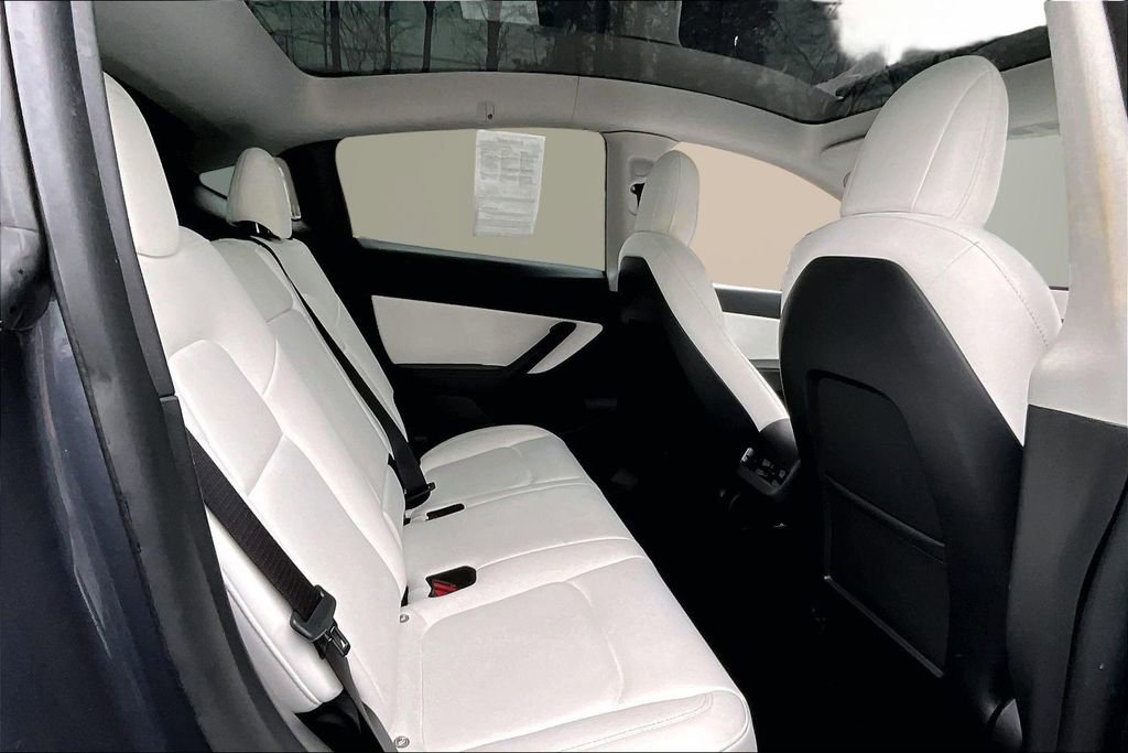 Used 2022 Tesla Model Y Performance image 23