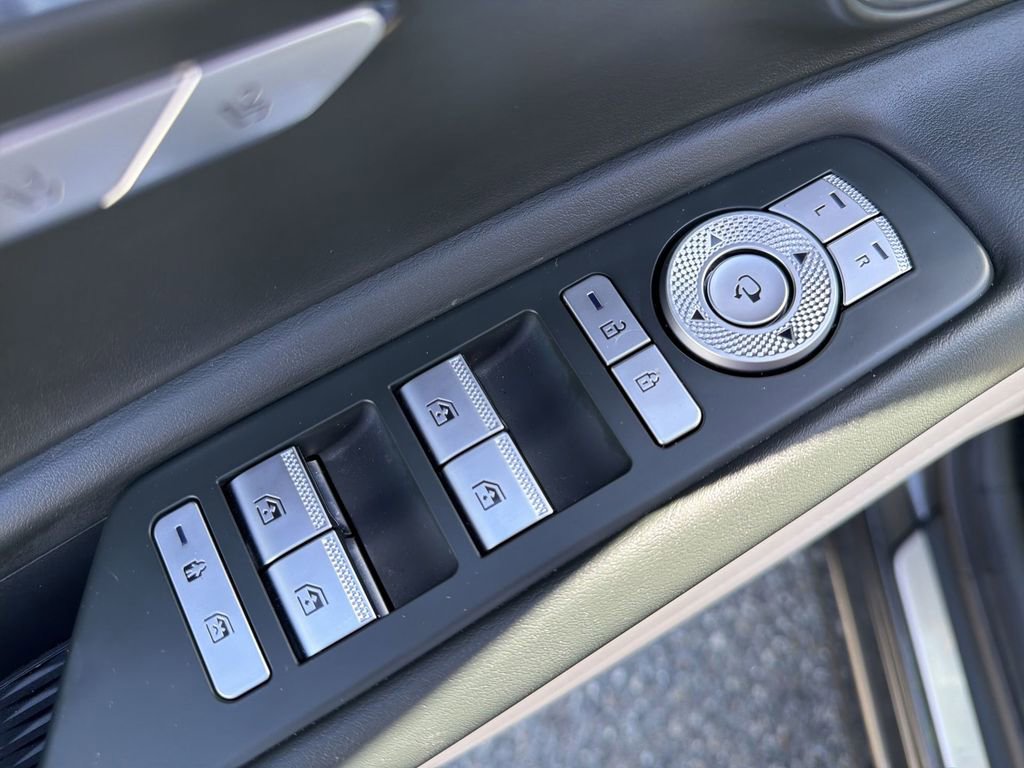 Used 2025 Genesis GV80 3.5T e-SC image 15