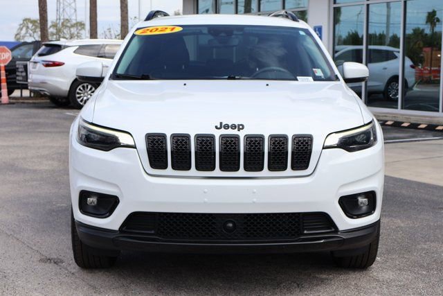 Used 2021 Jeep Cherokee Latitude Plus AWD/4WD image 4