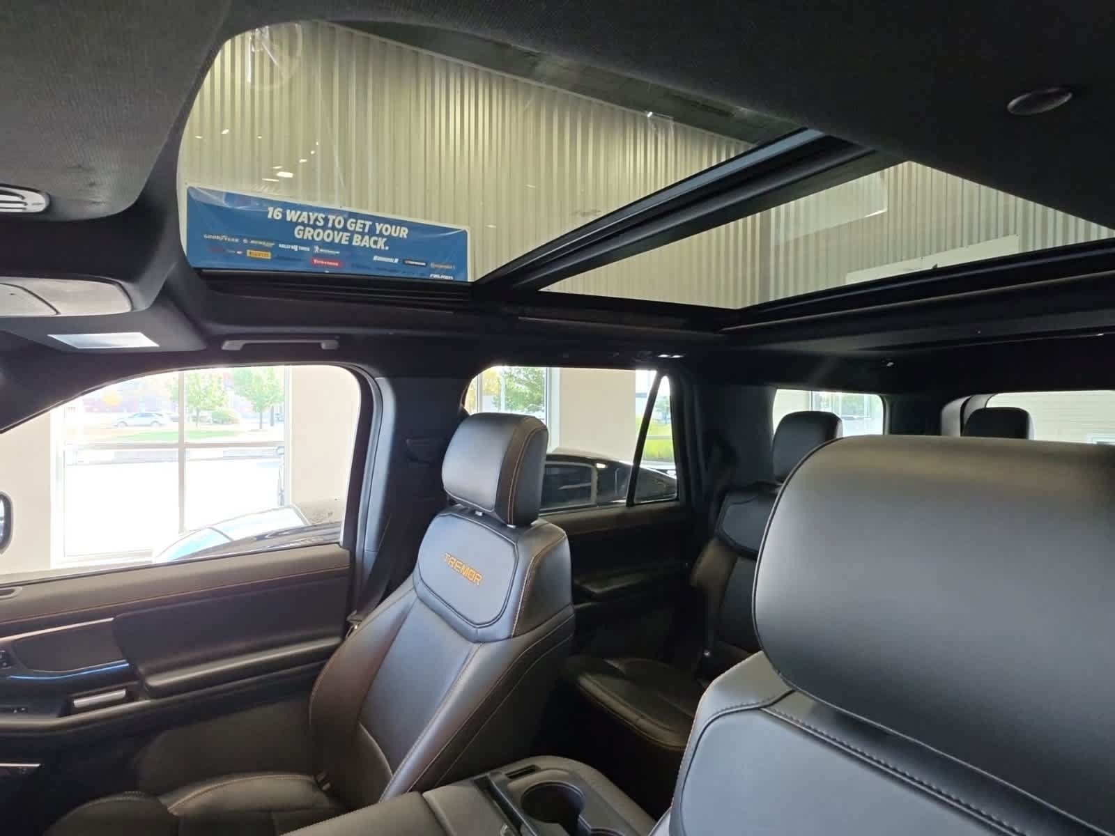 Used 2025 Ford Expedition Tremor AWD/4WD image 18