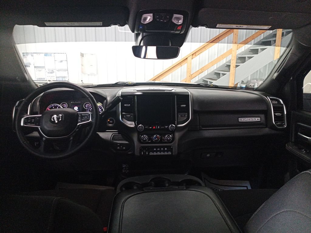 Used 2025 RAM 3500 Big Horn AWD/4WD image 15