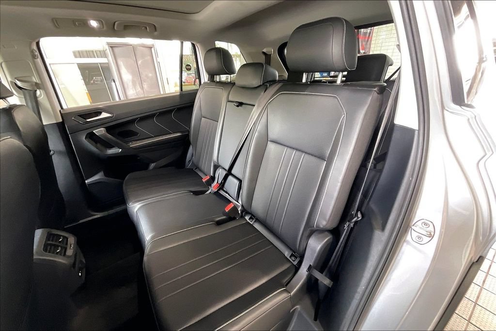 Used 2024 Volkswagen Tiguan SE FWD image 14