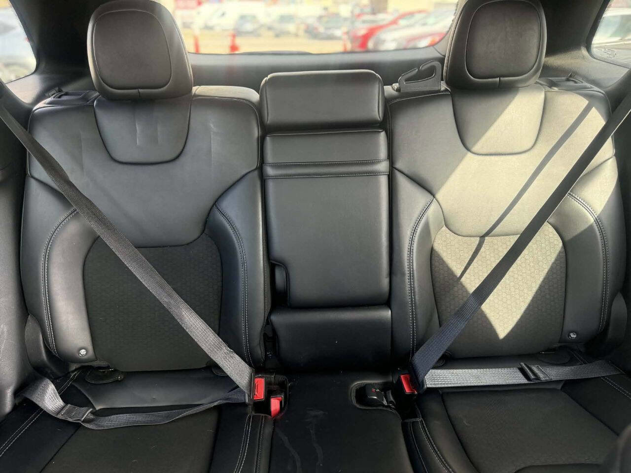 Used 2019 Jeep Cherokee Latitude Plus AWD/4WD image 20