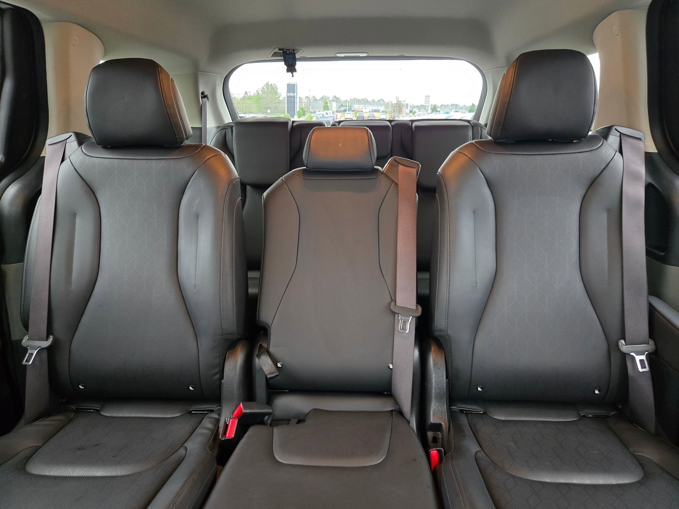 Certified 2025 Kia Carnival LXS image 26