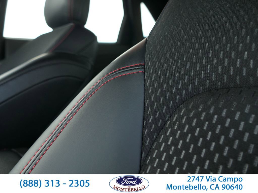 Used 2025 Ford Escape ST-Line w/ Equipment Group 301A image 13